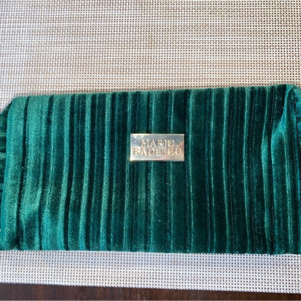 New mario badescu brand green cosmetic bag